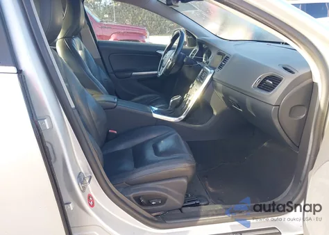 2014 Volvo S60 T5 z USA, uszkodzony, nr VIN YV1612FSXE2291284